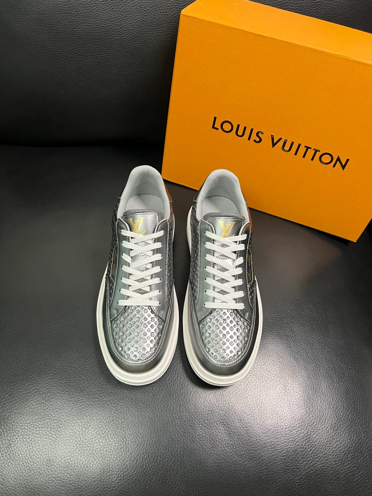 Men's shoes 💰740 Lv high quality top crafts Louis Vuitton sports shoes counter synchronized with original factory configuration, uppers imported from Italy, high-quality splicing colorful complex crafts, imported mesh pads soft and comfortable, soles: original soles specially provided by the original factory, T men's shoes 💰U exclusive movable molded soles super comfortable, original factory and single goods, welcome to compare, code number 38-44 (customized 45) 85867